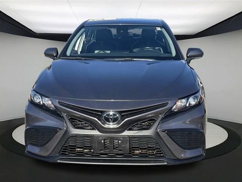 Used 2024 Toyota Camry SE image 11