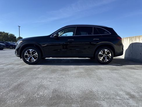 Certified 2025 Mercedes-Benz GLC 350e 4MATIC image 4
