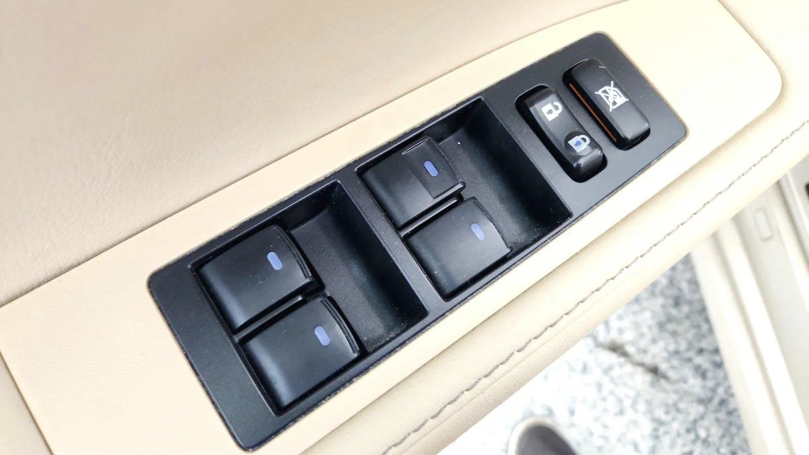 Used 2014 Lexus ES 350 w/ Luxury Package FWD image 24