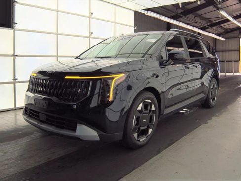 Used 2026 Kia Carnival EX image 2
