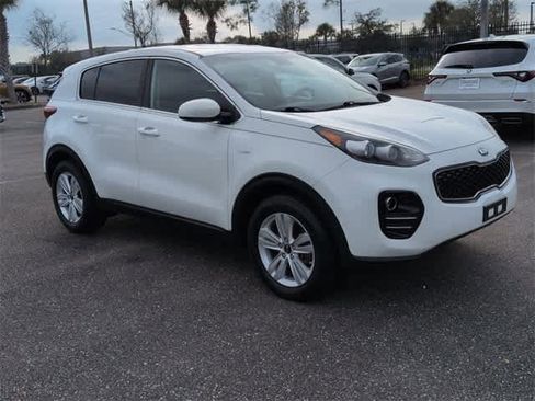 Used 2019 Kia Sportage LX image 2