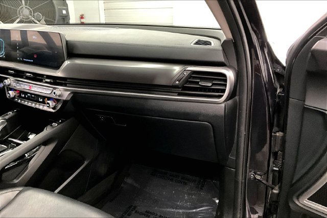 Used 2025 Kia Telluride S AWD/4WD image 19