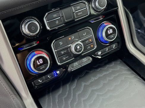 Used 2022 GMC Yukon Denali image 18