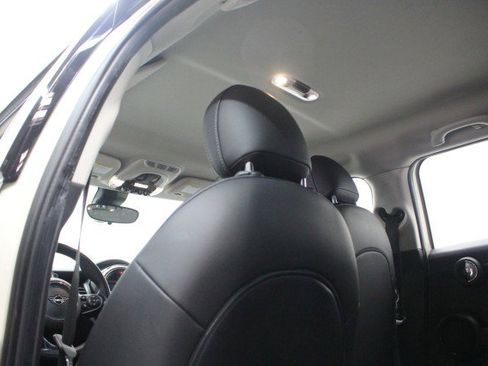 Used 2021 MINI Cooper 4-Door Hardtop w/ Storage Package image 27