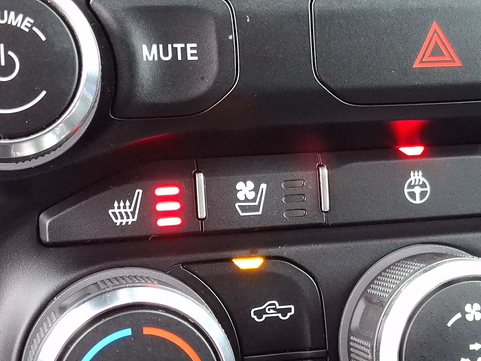 Used 2019 RAM 1500 Laramie AWD/4WD image 24