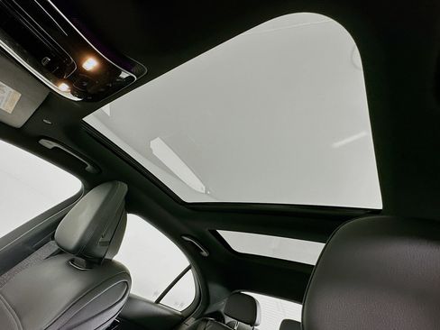 Used 2025 Mercedes-Benz C 300 Sedan image 23