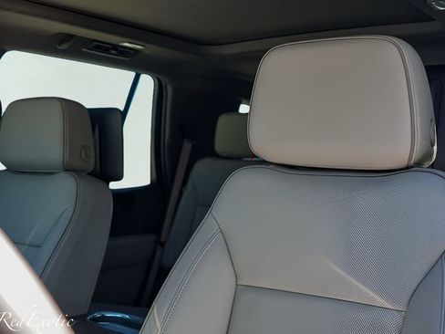 New 2026 GMC Yukon Elevation w/ Elevation Premium Package image 11