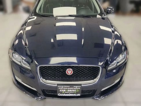 Used 2016 Jaguar XJ image 2