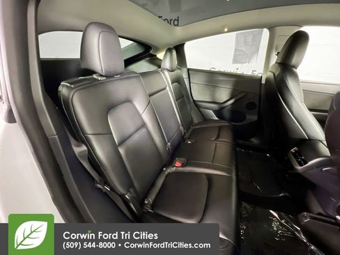 Used 2020 Tesla Model Y Long Range image 16