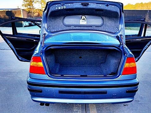 Used 2002 BMW 325i Sedan image 17