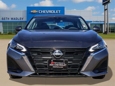 Used 2023 Nissan Altima 2.5 SV image 2