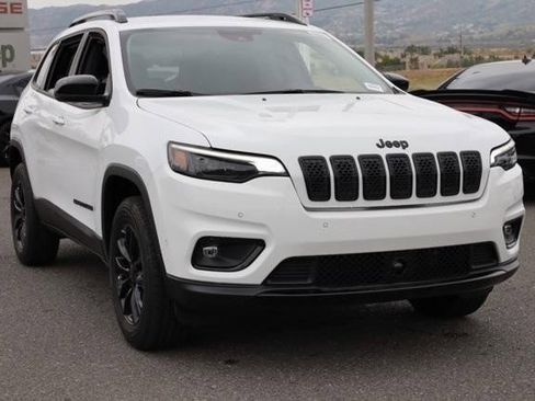 New 2023 Jeep Cherokee Altitude Lux image 2