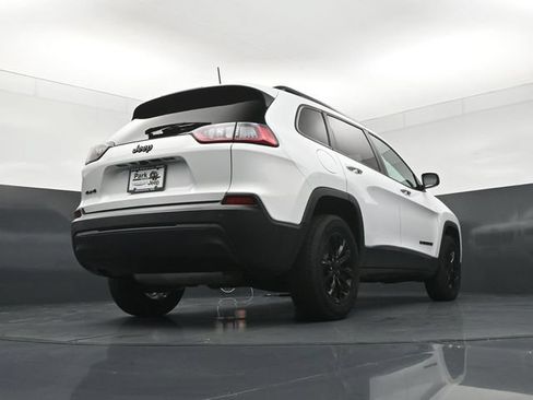 Used 2023 Jeep Cherokee Altitude Lux AWD/4WD image 19
