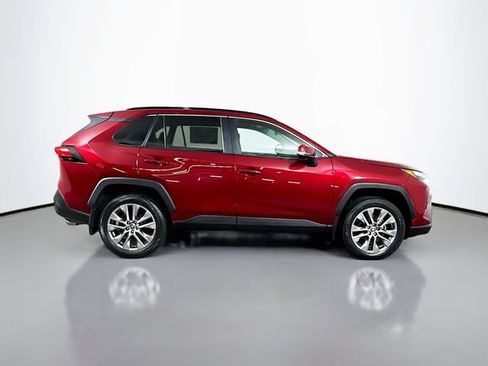 Certified 2022 Toyota RAV4 XLE Premium AWD/4WD image 9