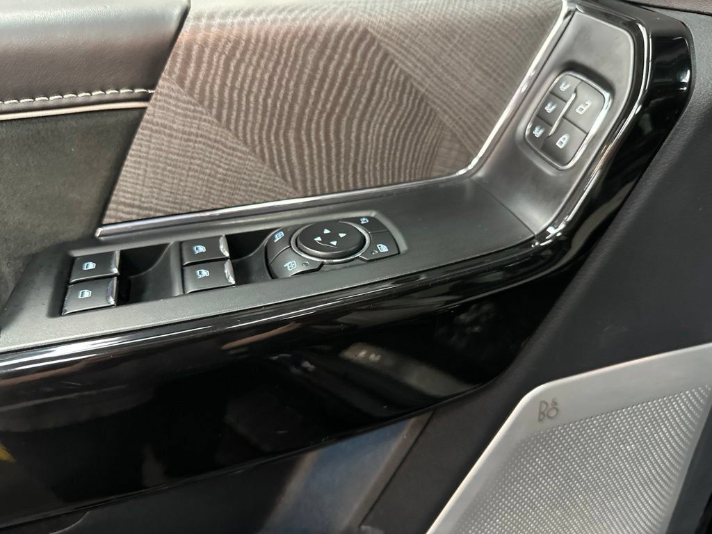 Used 2024 Ford F150 Lightning Platinum AWD/4WD image 19