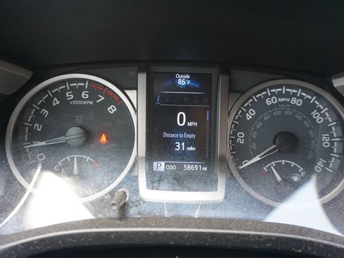 Used 2021 Toyota Tacoma Limited AWD/4WD image 7