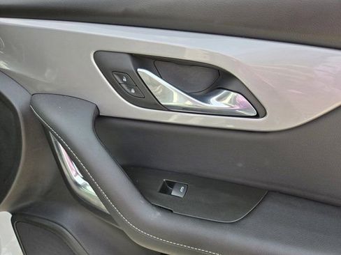 Used 2025 Chevrolet Blazer LT FWD image 30