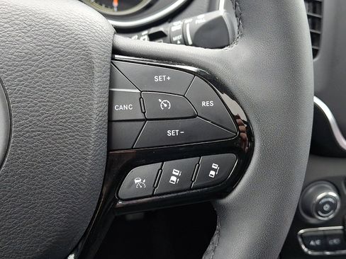 Used 2023 Jeep Cherokee Altitude Lux w/ Lux Elite Package AWD/4WD image 28