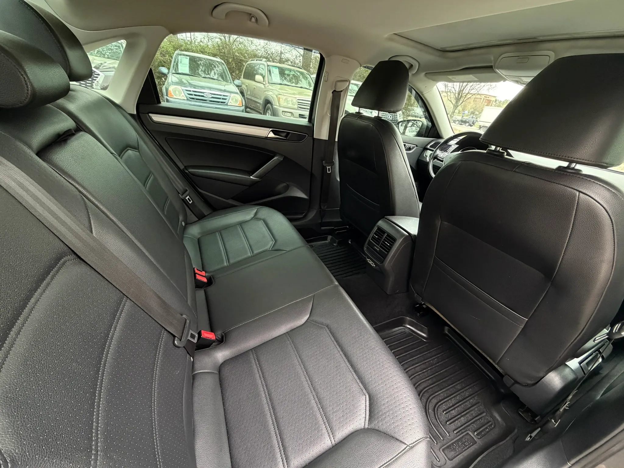 Used 2019 Volkswagen Passat 2.0T Wolfsburg FWD image 14