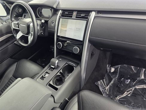 Used 2023 Land Rover Discovery S R-Dynamic image 31