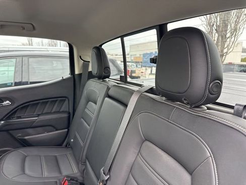 Used 2022 GMC Canyon Denali image 12