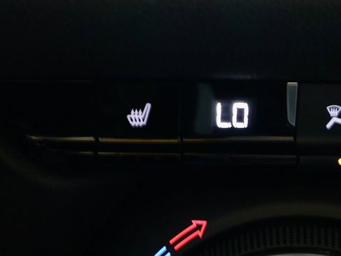 Used 2023 Chevrolet Blazer LT w/ Convenience Package AWD/4WD image 4