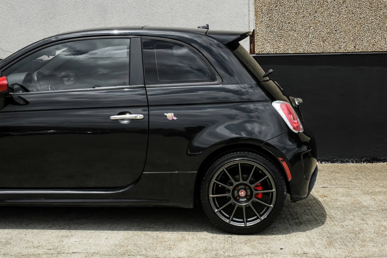 Used 2012 FIAT 500 Abarth w/ Safety & Convenience Pkg FWD image 16