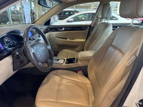 Used 2010 Hyundai Genesis 3.8 image 10