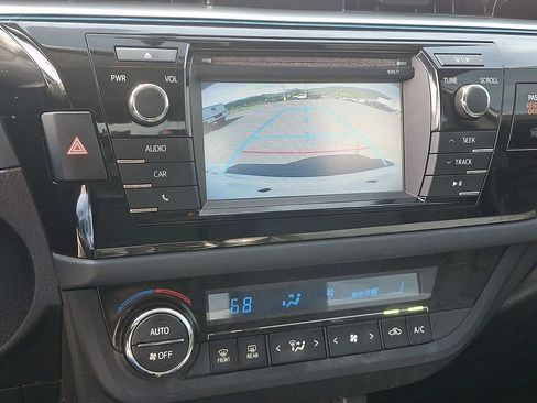 Used 2016 Toyota Corolla S FWD image 18