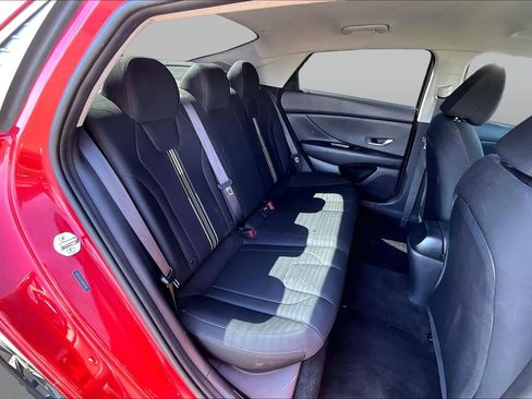 Used 2021 Hyundai Elantra SEL FWD image 26