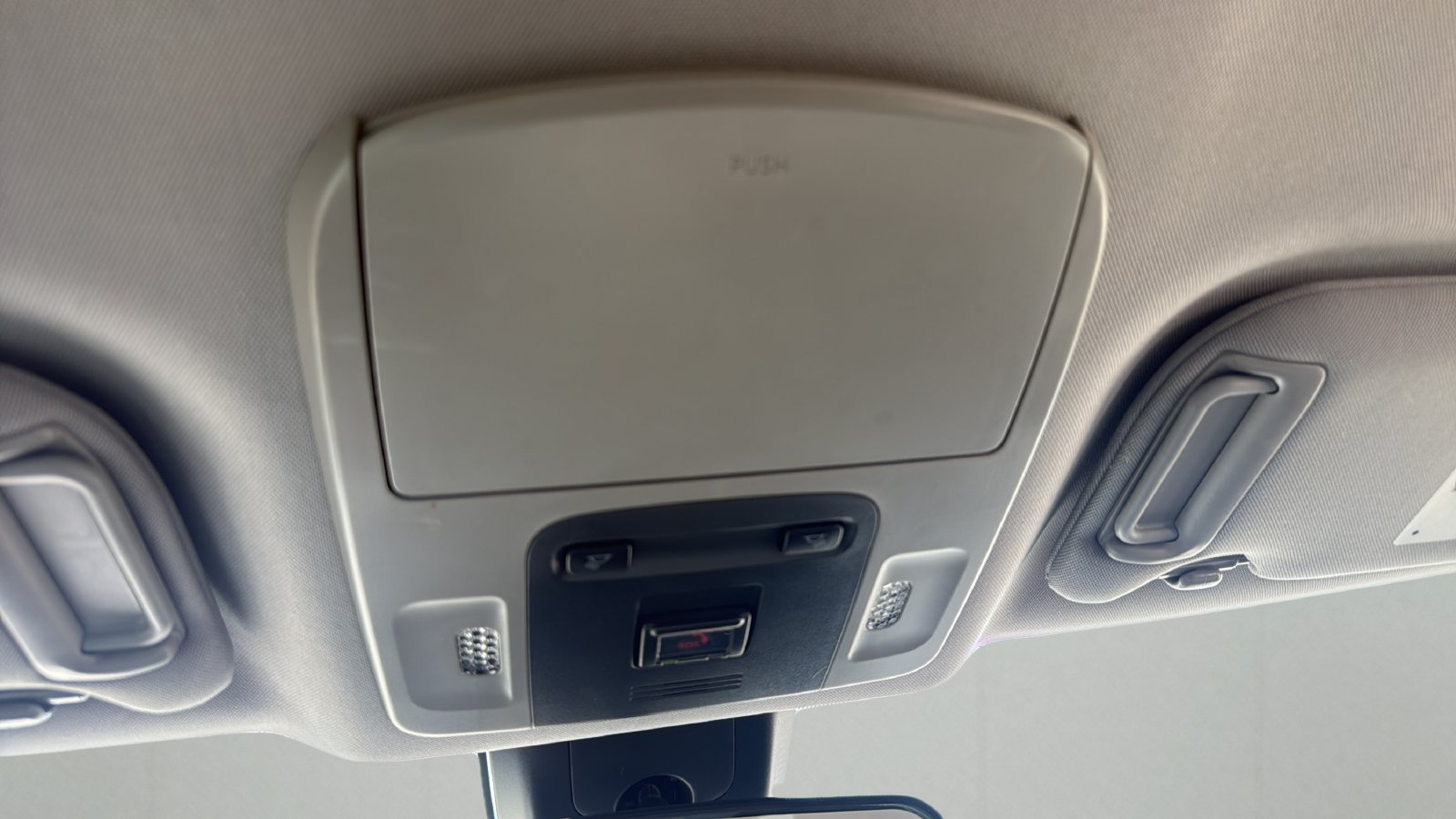Used 2022 Toyota Camry SE w/ Carpet Mat Package (TMS) FWD image 22