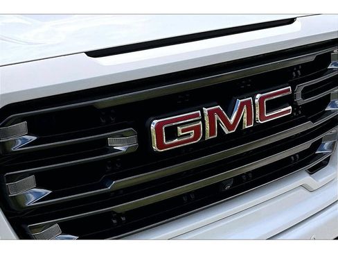 Used 2022 GMC Sierra 1500 AT4 w/ AT4 Premium Package AWD/4WD image 35