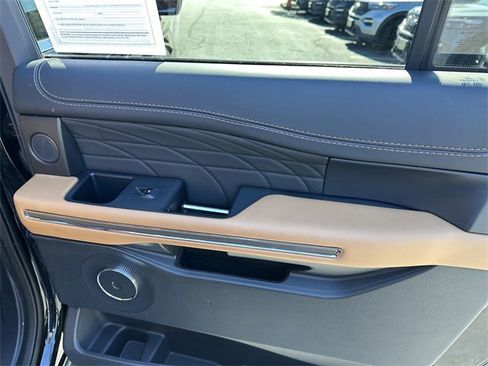 Certified 2022 Ford Expedition Max Platinum image 41