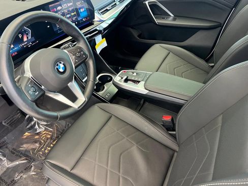 Used 2025 BMW X1 xDrive28i w/ Convenience Package AWD/4WD image 4