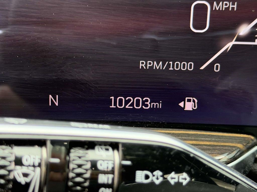 Certified 2025 Cadillac Escalade ESV Premium Luxury AWD/4WD image 30