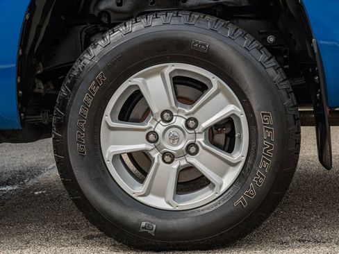 Used 2018 Toyota Tundra SR5 w/ SR5 Upgrade Package image 20