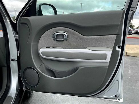 Used 2019 Kia Soul EV image 26