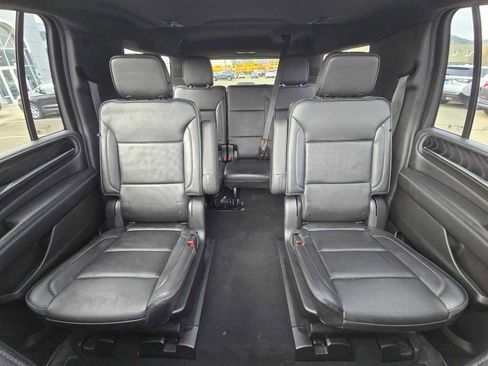 Used 2021 GMC Yukon XL Denali w/ Advanced Technology Package image 18