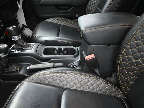 Used 2023 Jeep Gladiator Overland image 18