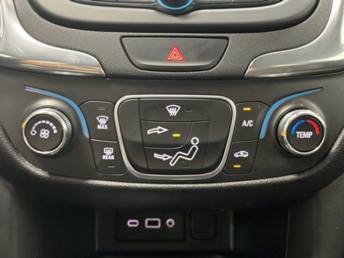 Used 2020 Chevrolet Equinox LT AWD/4WD image 17