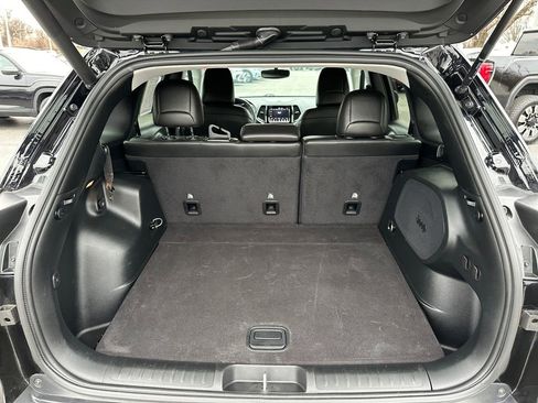 Used 2020 Jeep Cherokee Limited image 21