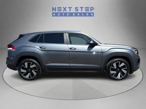 Used 2025 Volkswagen Atlas Cross Sport SE AWD/4WD image 9