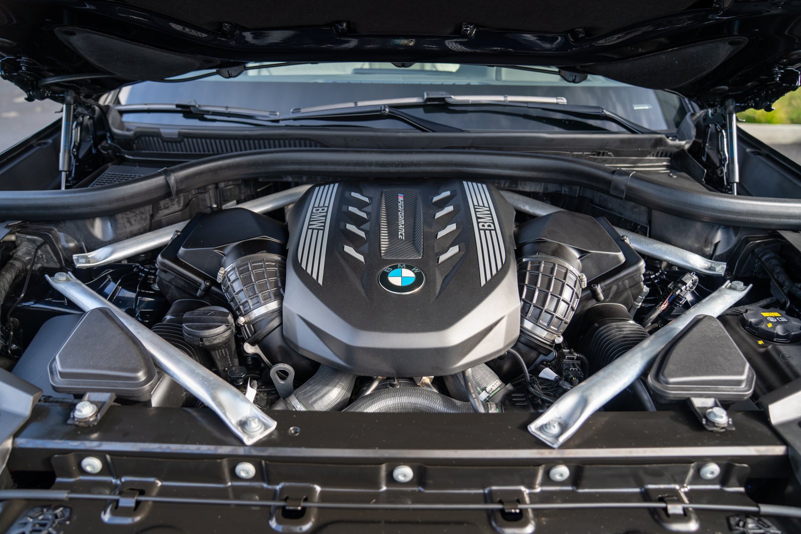 Used 2022 BMW X5 M50i w/ Executive Package AWD/4WD image 29