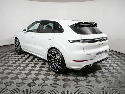New 2026 Porsche Cayenne GTS image 3