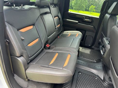Used 2024 GMC Sierra 2500 AT4 w/ AT4 Premium Plus Package AWD/4WD image 25