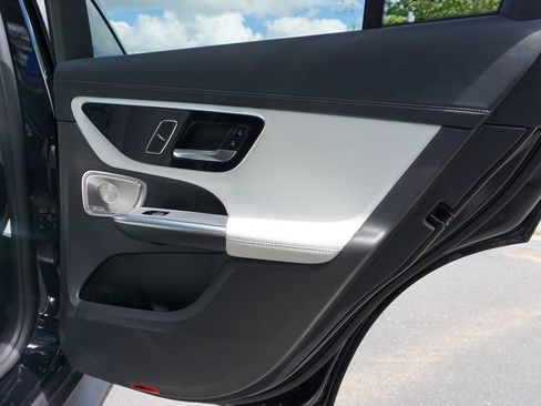 Used 2026 Mercedes-Benz GLC 300 4MATIC image 43