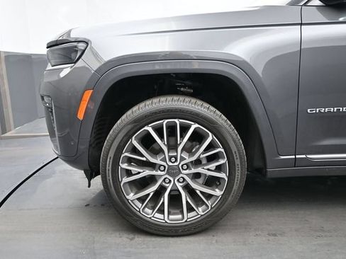 Used 2026 Jeep Grand Cherokee Summit AWD/4WD image 9