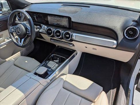 Certified 2022 Mercedes-Benz GLB 250 4MATIC image 21