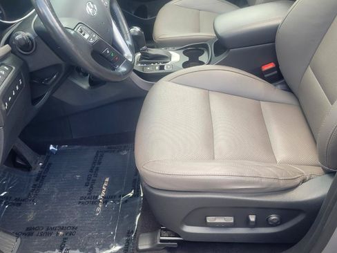 Used 2017 Hyundai Santa Fe Limited AWD/4WD image 13