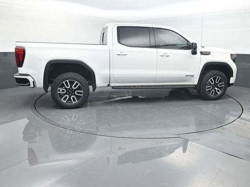 Used 2025 GMC Sierra 1500 AT4 w/ AT4 Premium Package AWD/4WD image 7